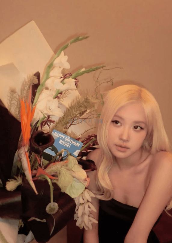 생일-축하-받는-로제-7-이미지