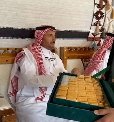 사우디-부자의-결혼식-답례품.gif-1-이미지