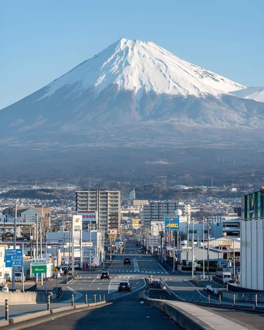 한국인이-실제로-보면-이질감과-압도감-느껴진다는-산.jpg-0-이미지