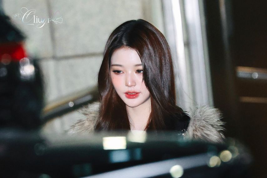 아아-마시며-퇴근하는-장원영-비주얼.jpg-0-이미지