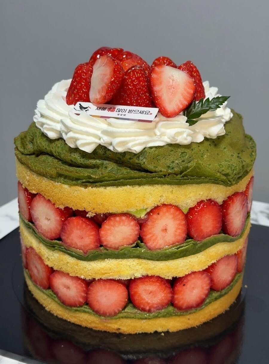 성심당-신상케이크-말차딸기크레페-(49,000)-2-이미지