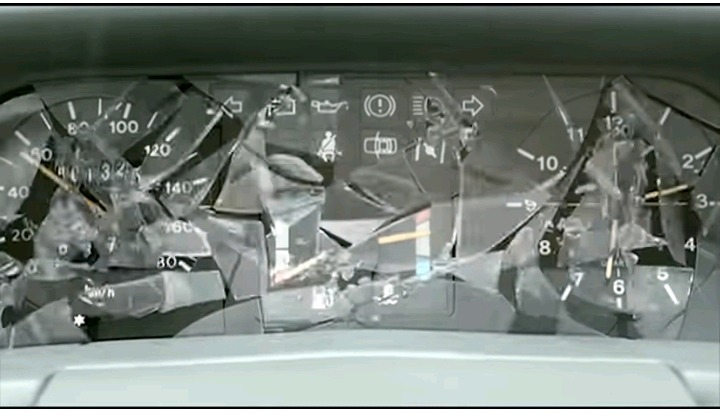 영화가-너무-반전이라-개봉당시-결말-지킴이-운동까지-했던-영화(스포주의)-33-이미지