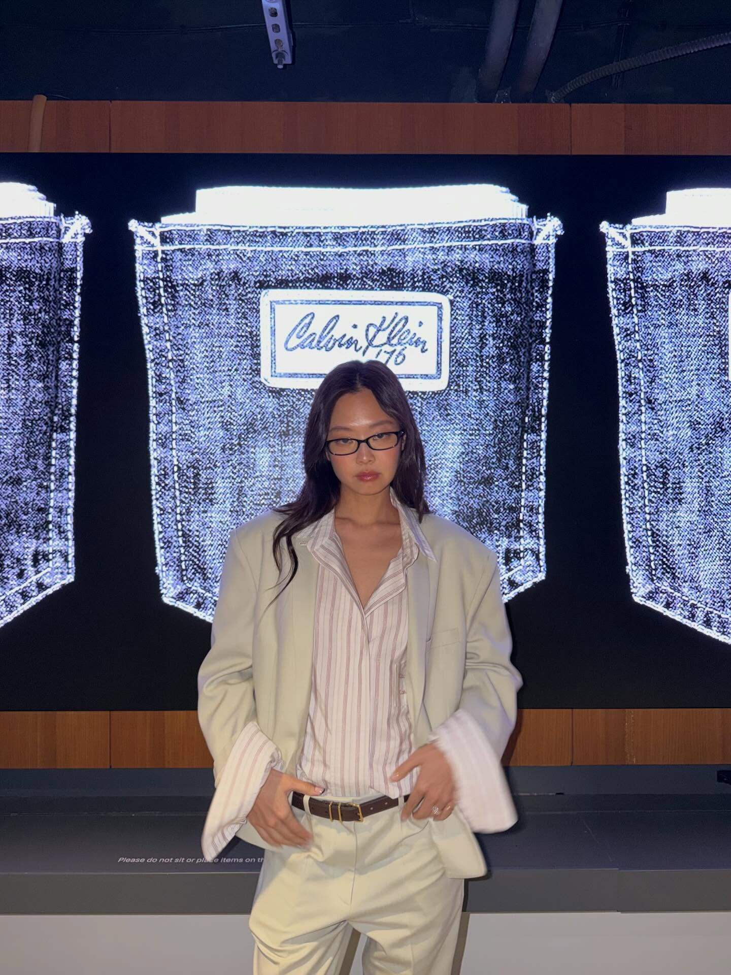 뉴욕패션위크-캘빈클라인-2026-가을컬렉션-쇼-제니-4-이미지