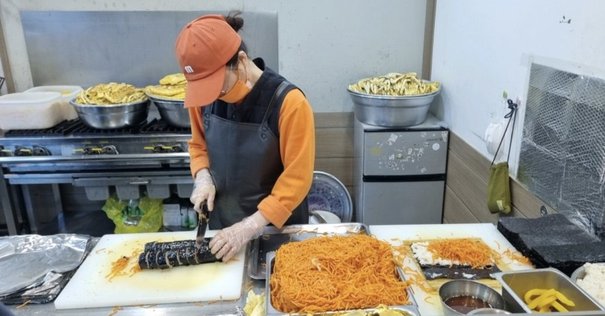하루-1000줄-팔린다는-전주-당근김밥-19-이미지