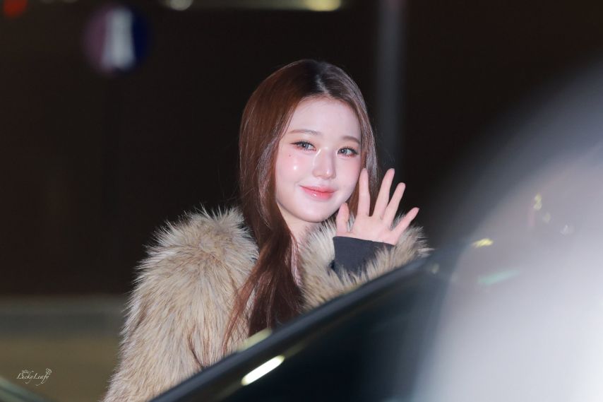 아아-마시며-퇴근하는-장원영-비주얼.jpg-9-이미지