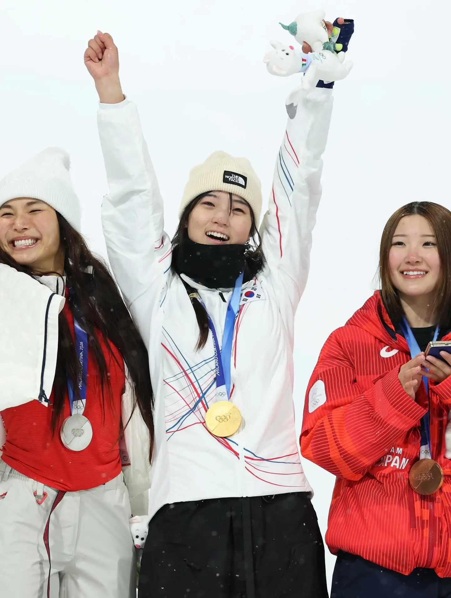 [동계올림픽]-스노보드-하프파이프-금메달리스트-최가온-선수-비하인드-컷.jpg-0-이미지