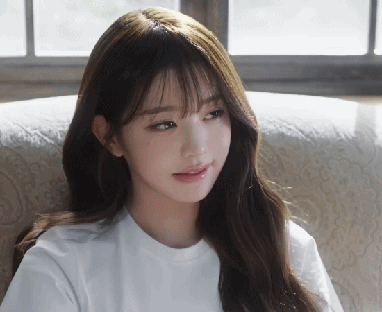 장원영-아이더-광고-움짤.gif-2-이미지