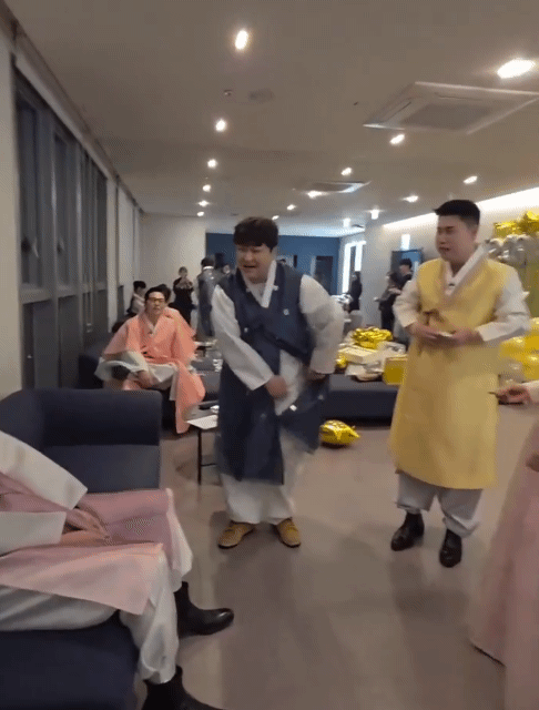 최현석한테-세배하는-냉부해-막내라인들-3-이미지