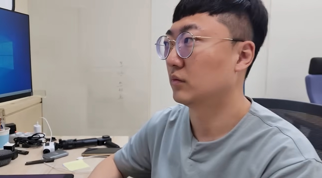 충주맨-퇴사로-인해-알고리즘에-다시-뜨는-충주시-유튜브-1년전-영상-1-이미지