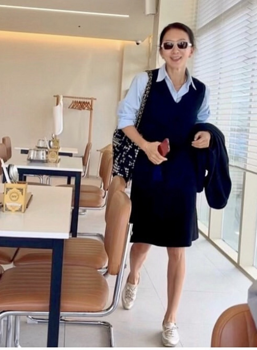 올해-58세라는-배우-김희애-사복-9-이미지