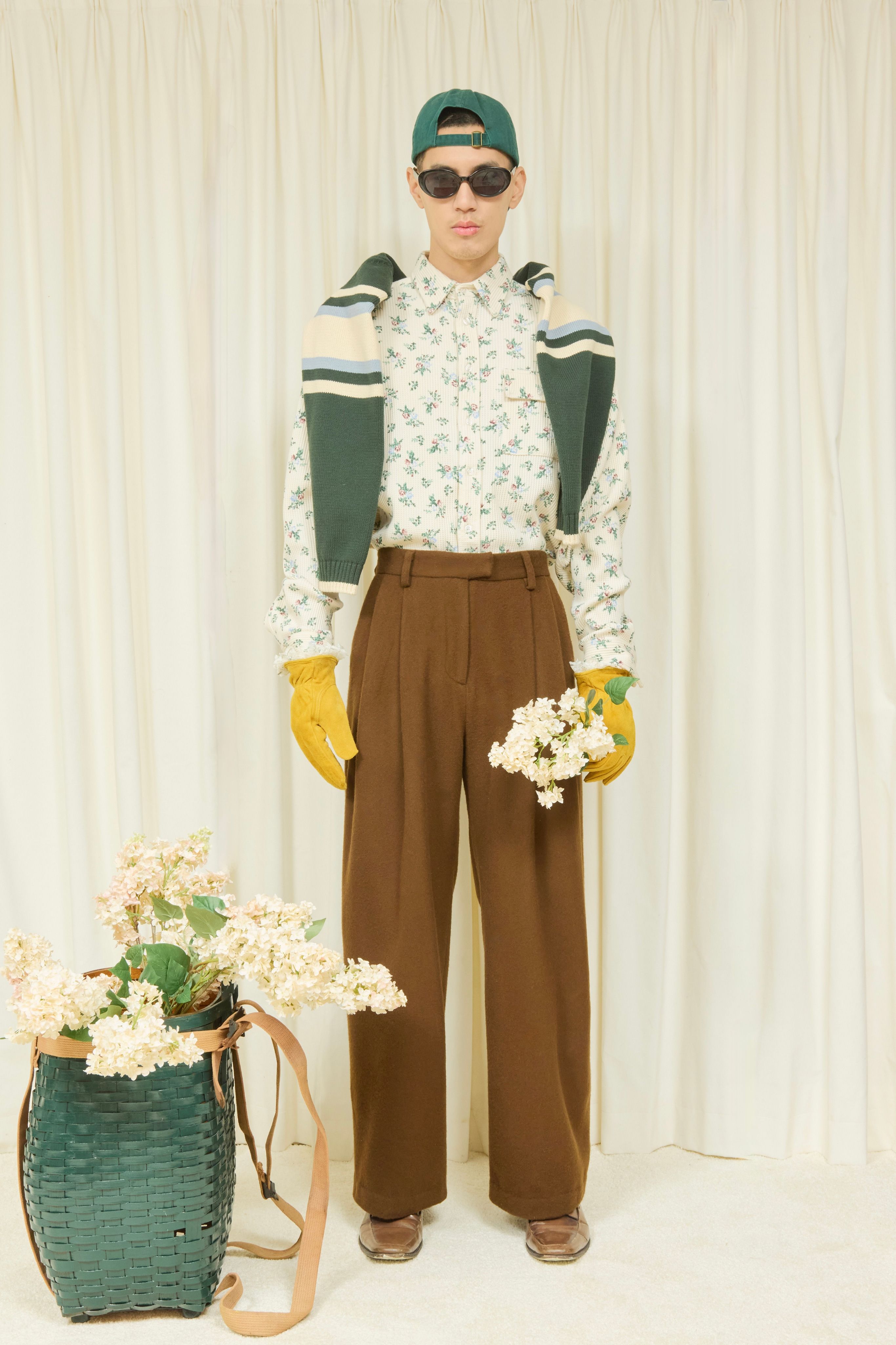 레이스로-키치함을-극대화-했다는-디자이너-4-이미지