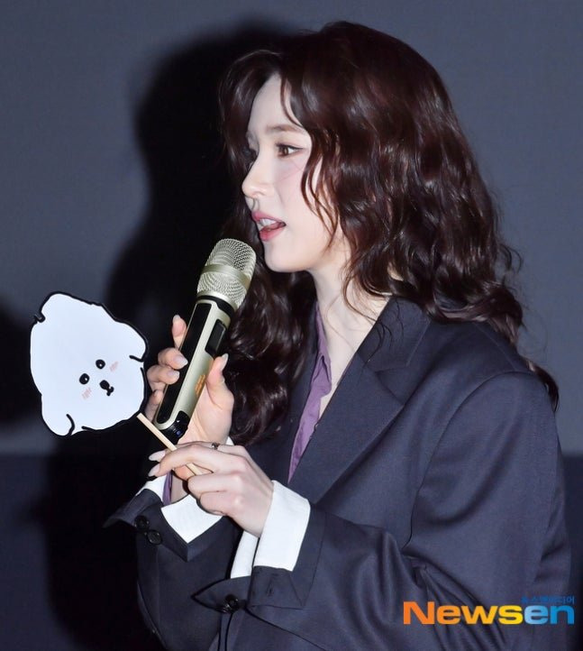 오늘자-신세경-무대인사-1-이미지