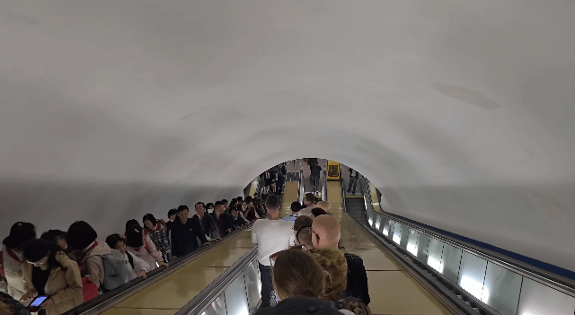 와-초고화질로-올라온-북한-평양-지하철-영상인데-너무-신기하다.....-1-이미지