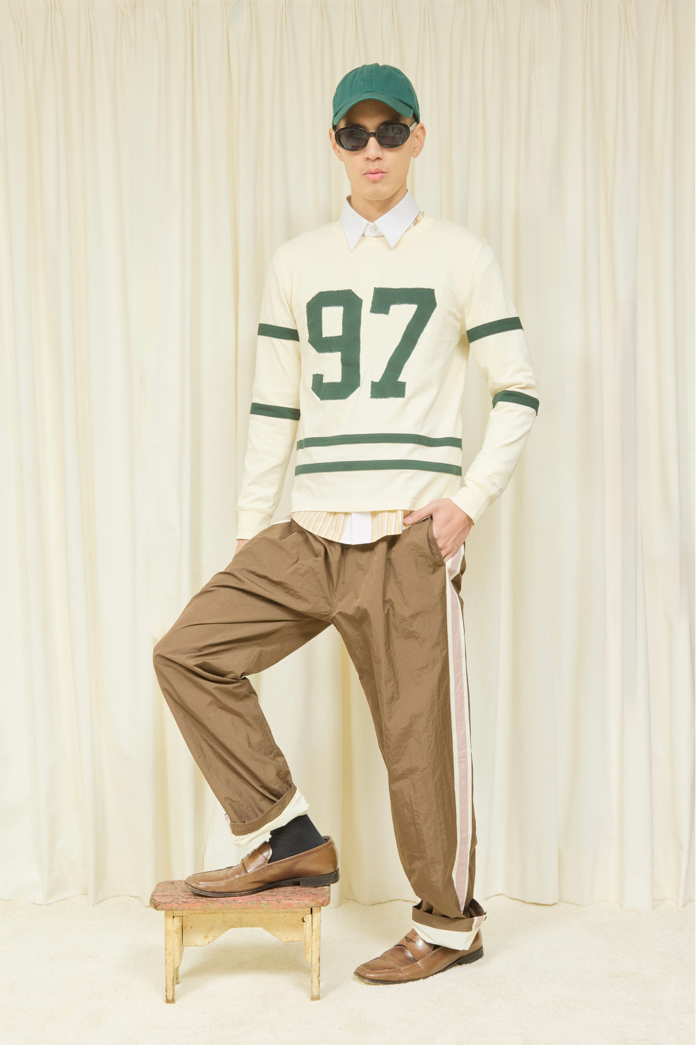 레이스로-키치함을-극대화-했다는-디자이너-9-이미지