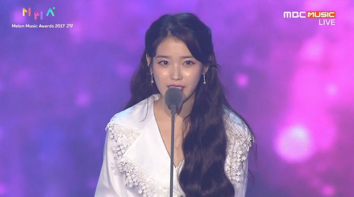 찐트루럽-관계인-아이유와-유인나.jpgif-11-이미지