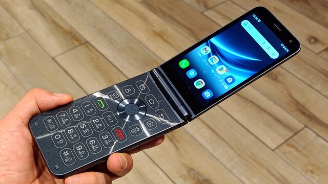 곧-출시되는-일본-노년층을-공략한-한국-핸드폰-1-이미지