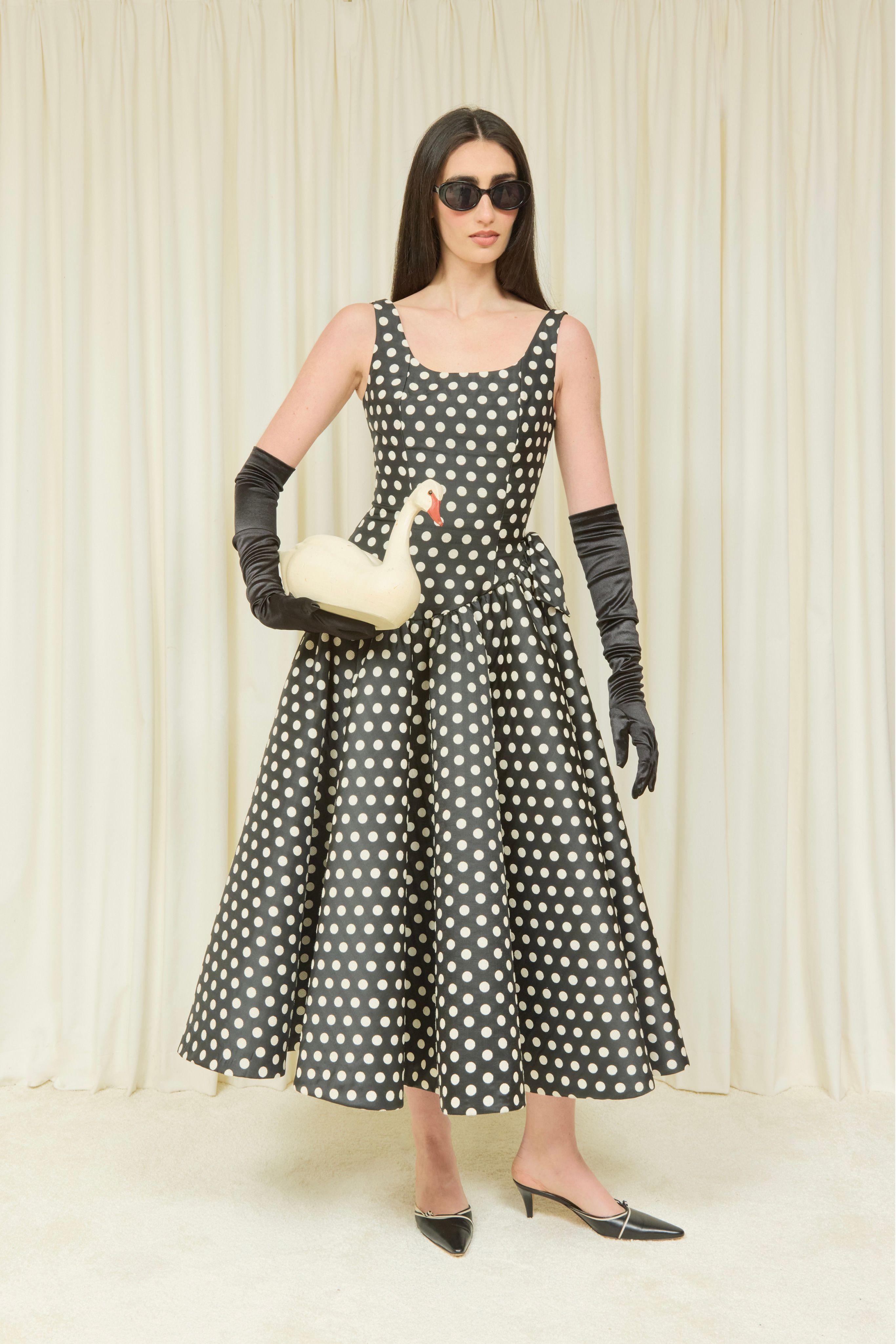 레이스로-키치함을-극대화-했다는-디자이너-53-이미지