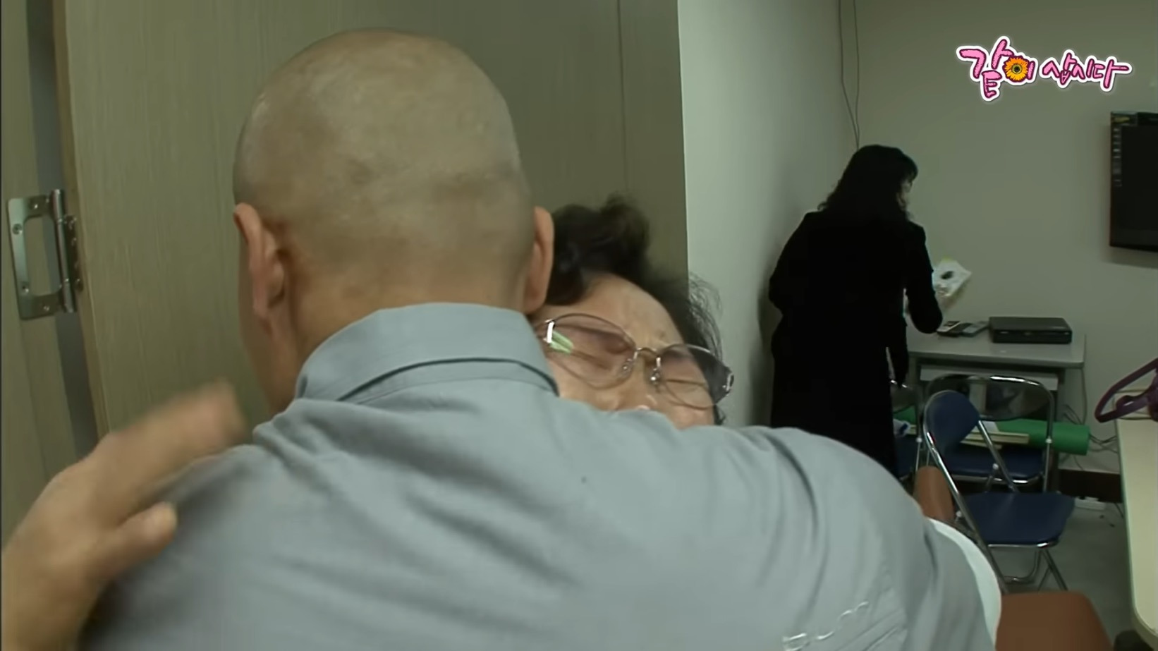 미국으로-입양된-한국인,-친가족을-만난-후-달라진-태도.jpg-(+본인-근황-댓글-추가)-13-이미지