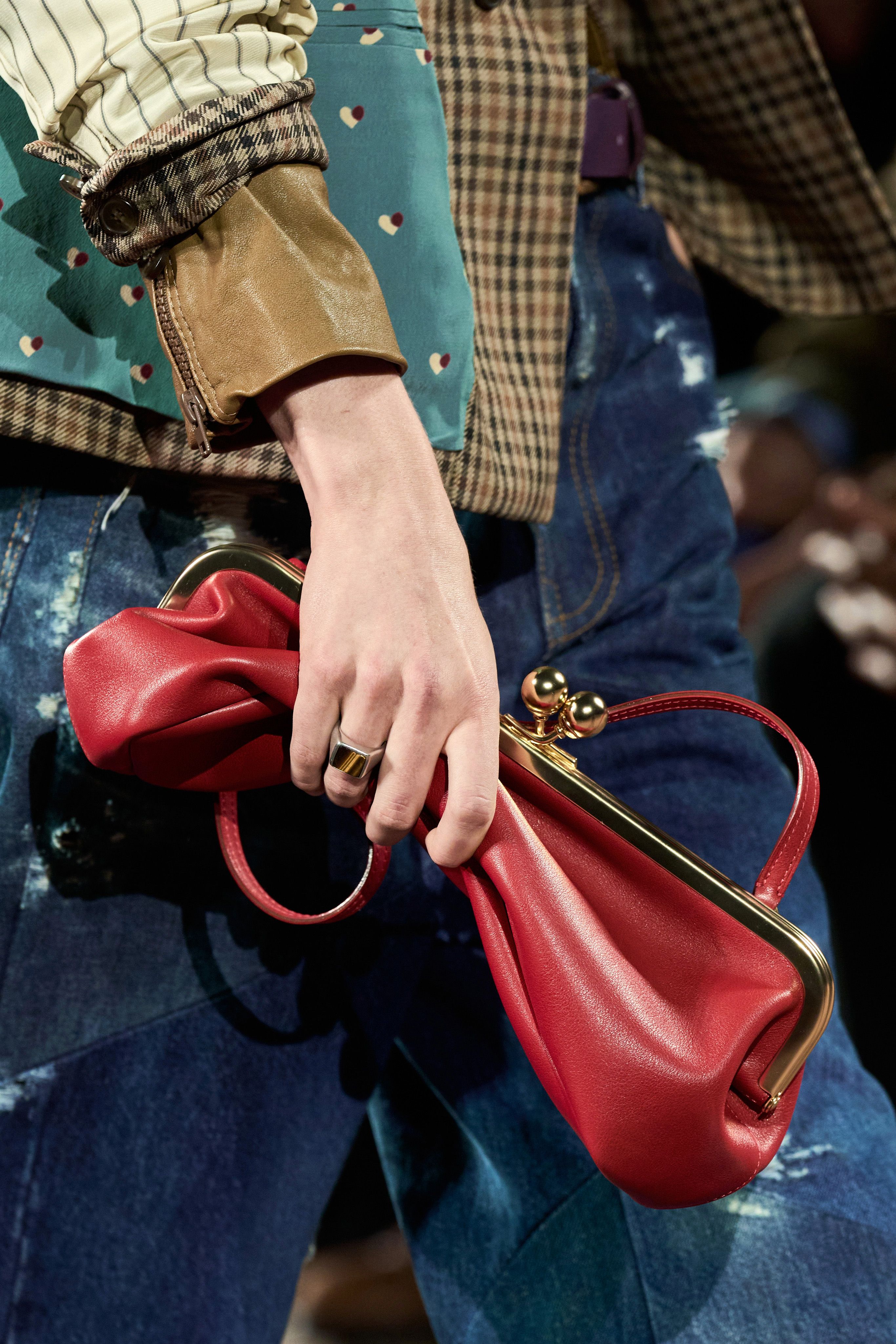 코치가-새로-공개한-가방들-27-이미지