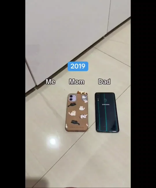 어느-가족의-6년간-폰-변화.-0-이미지