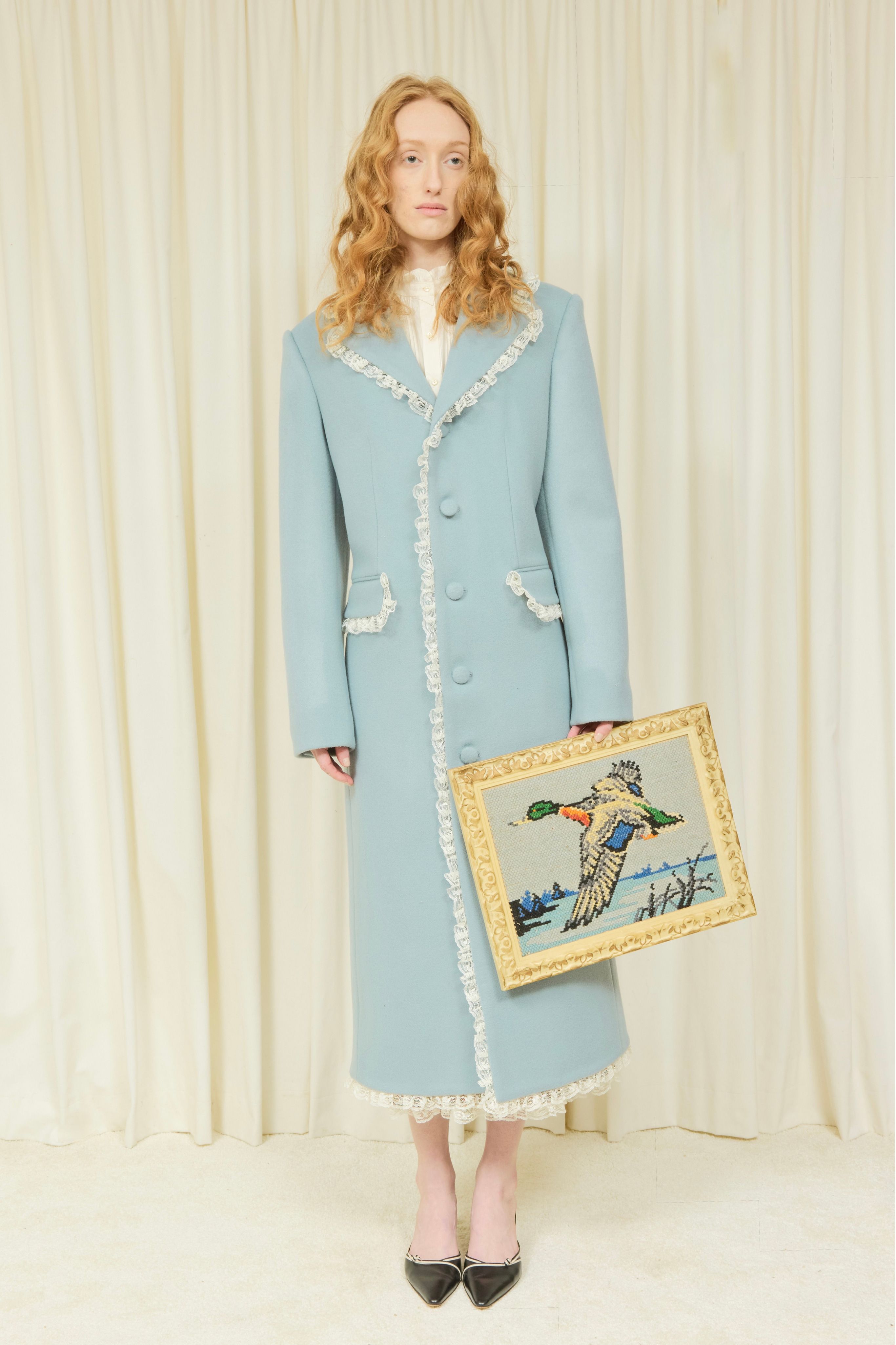 레이스로-키치함을-극대화-했다는-디자이너-18-이미지