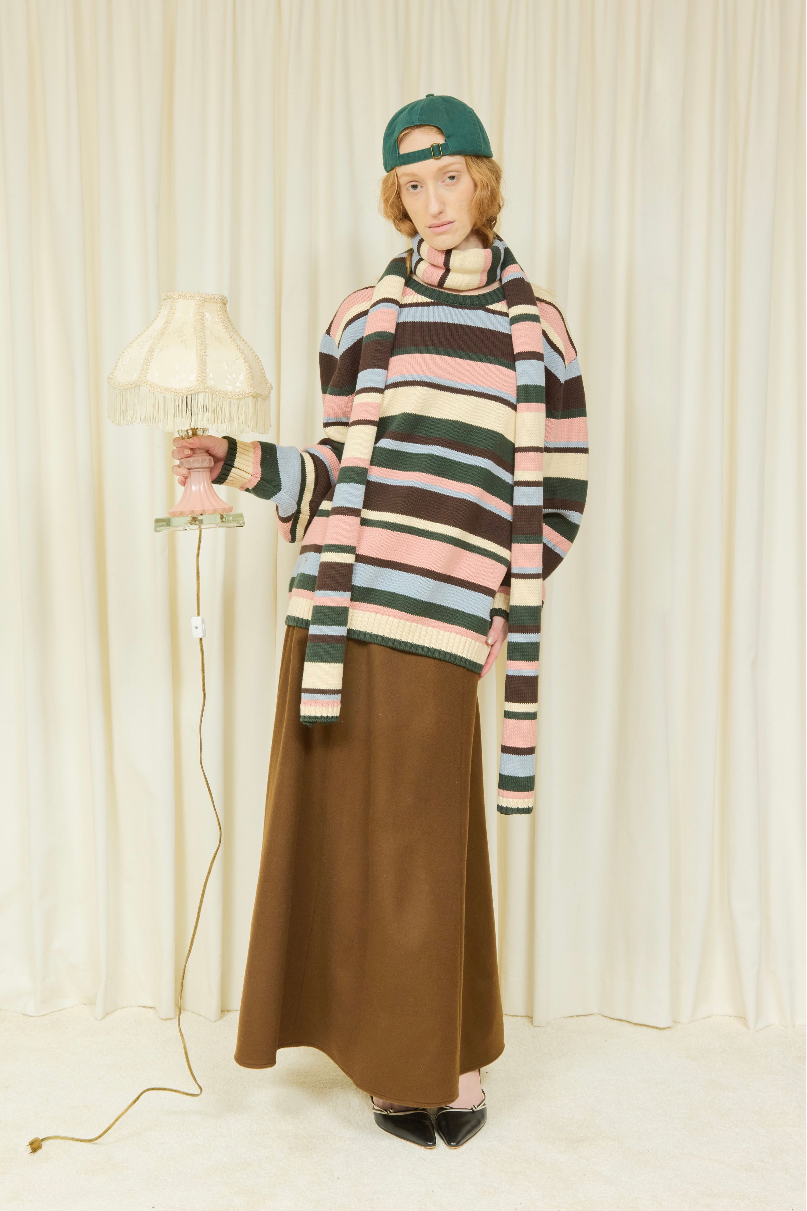 레이스로-키치함을-극대화-했다는-디자이너-13-이미지