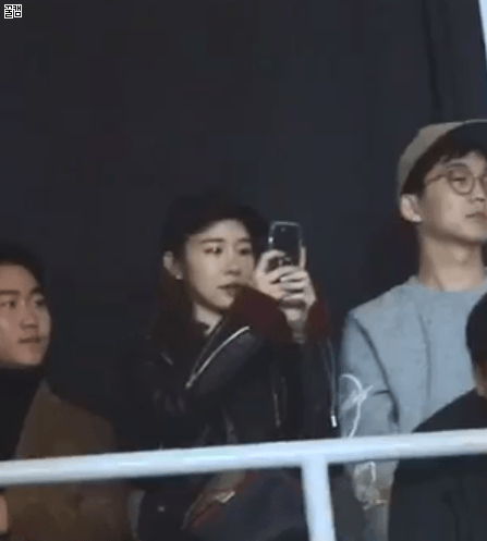 찐트루럽-관계인-아이유와-유인나.jpgif-15-이미지