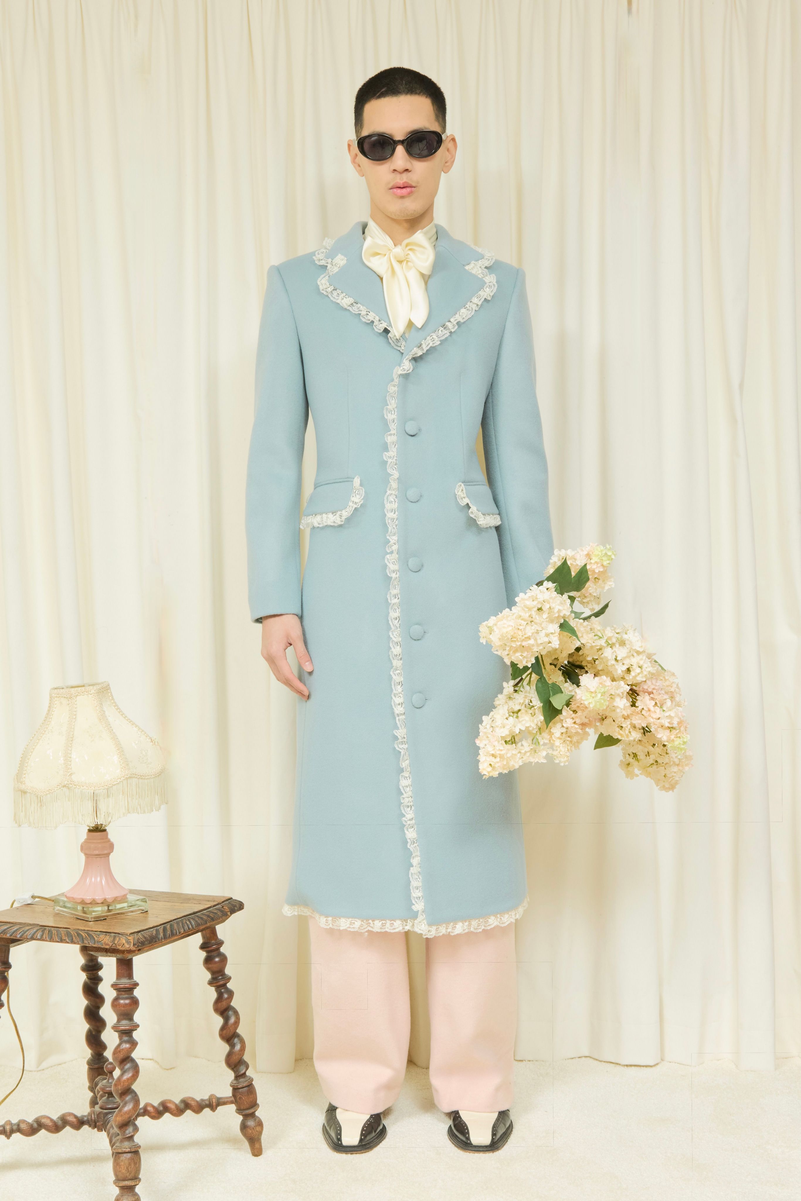 레이스로-키치함을-극대화-했다는-디자이너-44-이미지