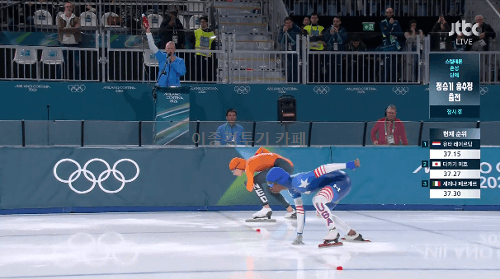스피드-스케이팅-500m-올림픽-신기록-갱신하고-금메달-가져가는-펨커-콕-0-이미지