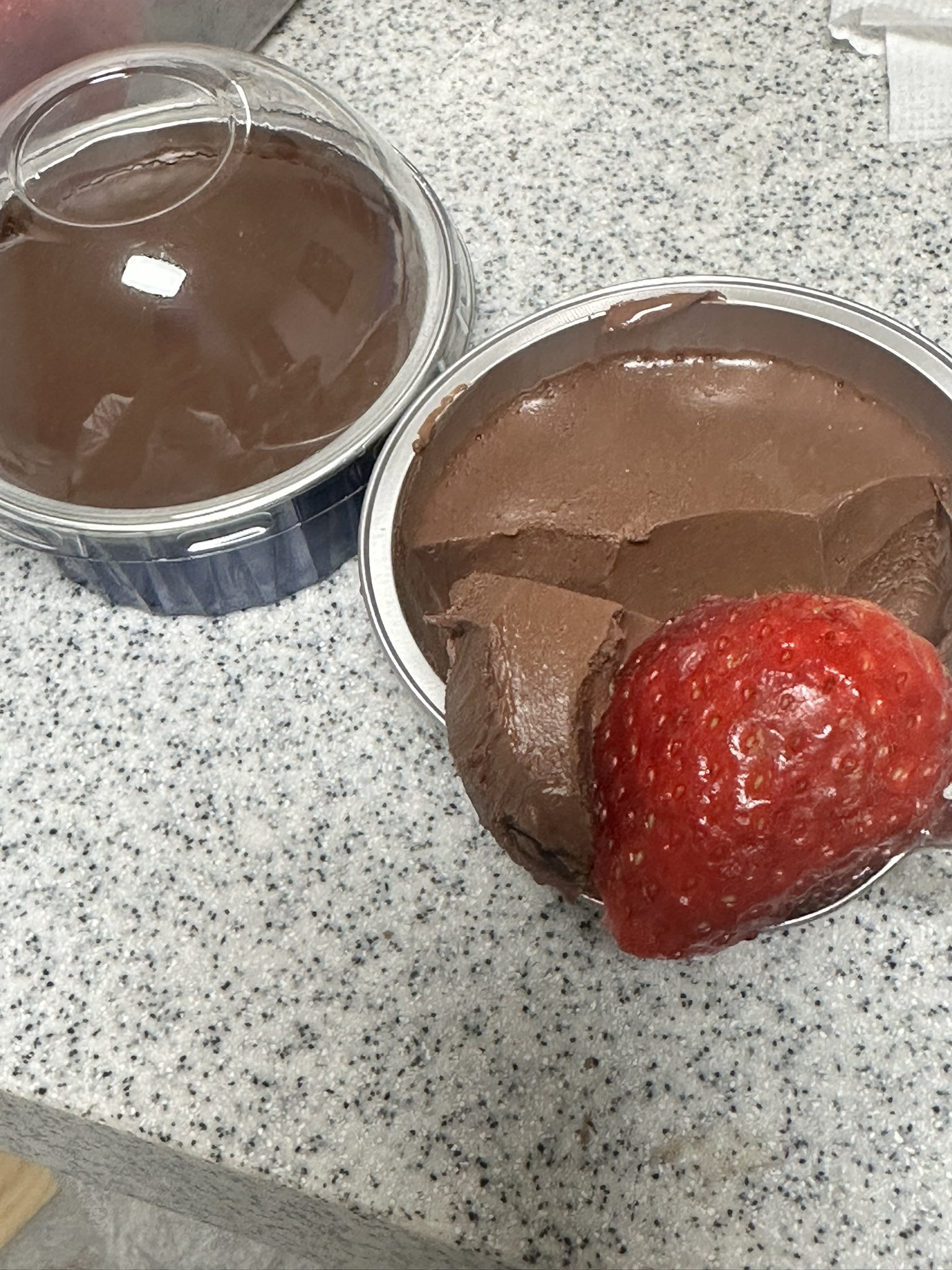 ㄹㅇ-초콜렛이랑-우유만-있으면-되는-초간단-초코무스-알티-타는-중.twt-2-이미지