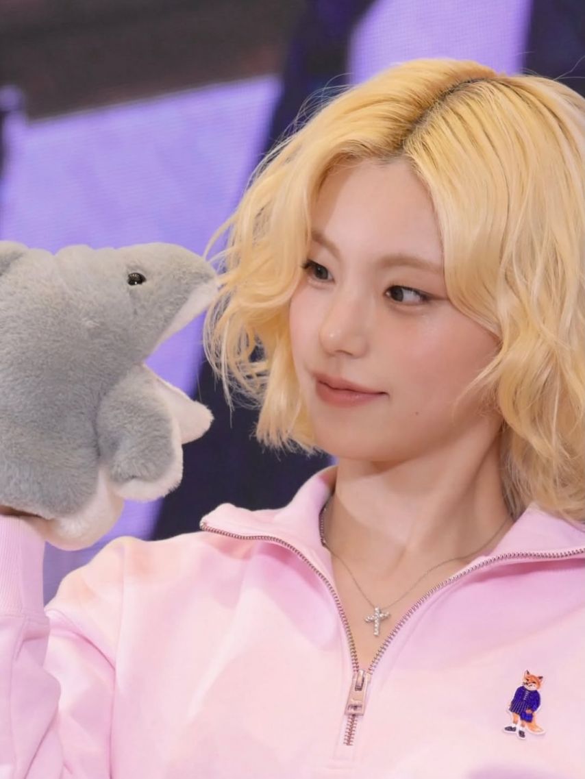 금발이-만족스러운듯한-있지-예지씨-근황.jpg-3-이미지