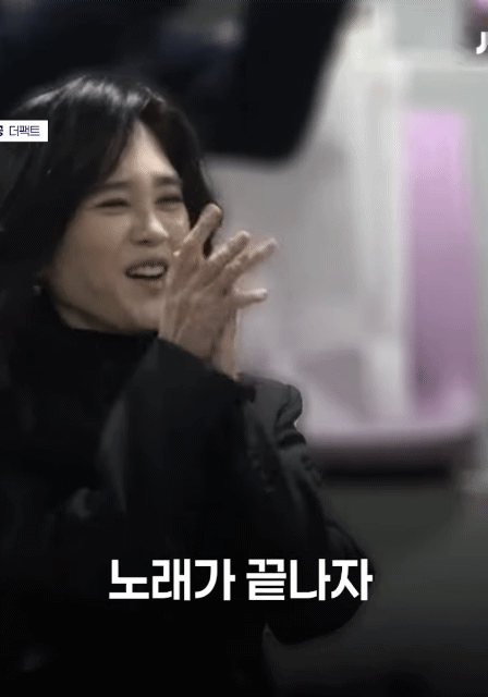 고등학교-졸업식에서-풀패키지-효도하는-이부진-아들.gif-2-이미지