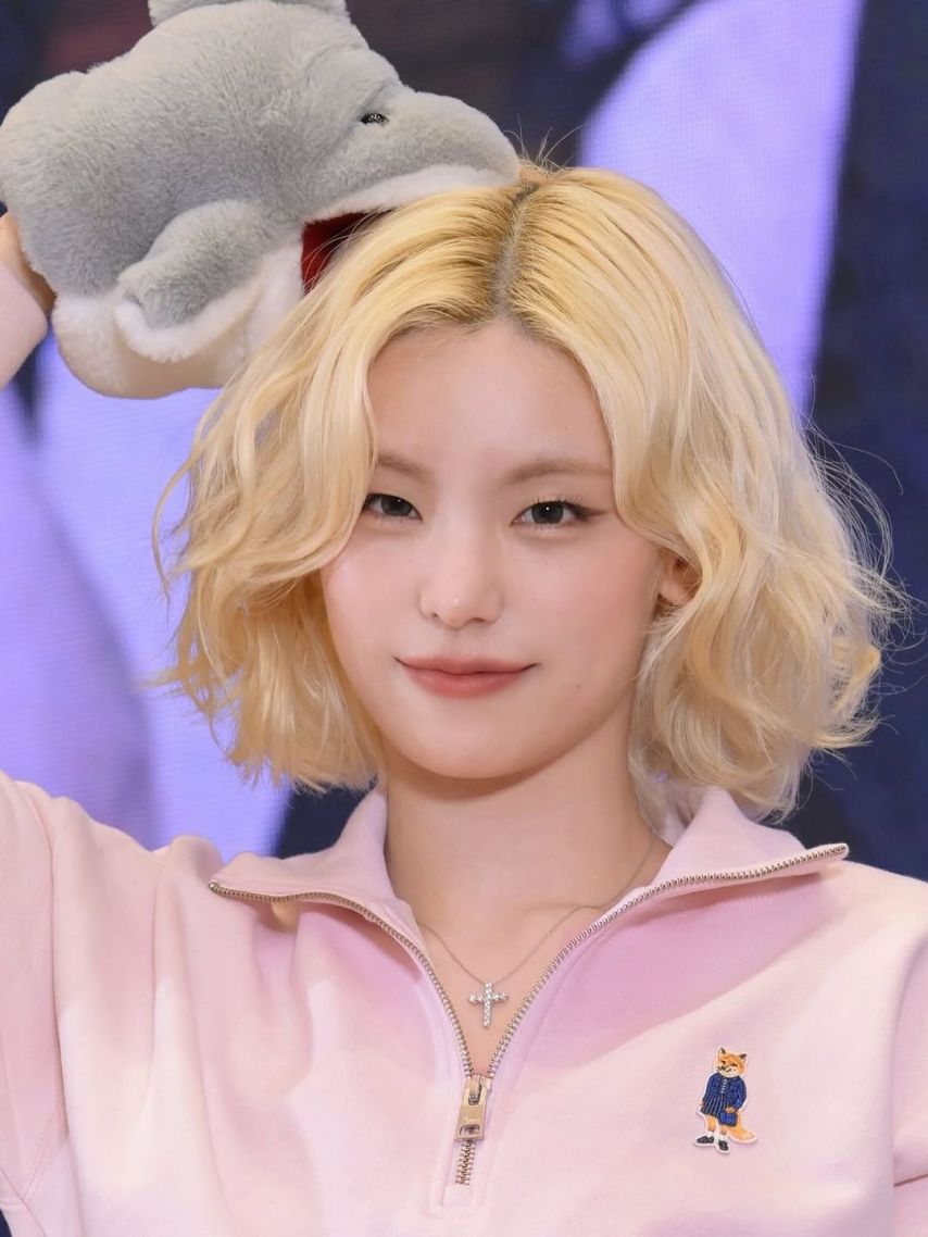 금발이-만족스러운듯한-있지-예지씨-근황.jpg-2-이미지