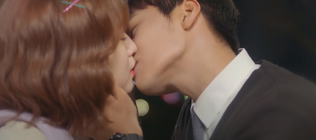 오마이걸-아린이-키스씬을-본-멤버들의-반응-0-이미지