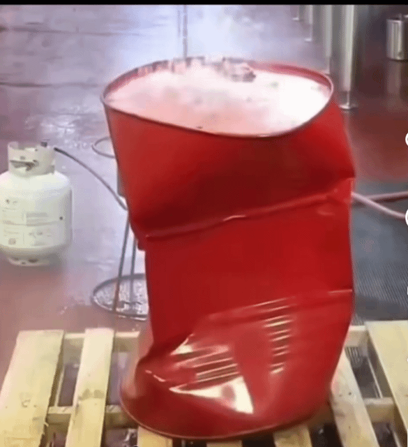 유조-탱크를-순식간에-캔처럼-찌그러리는-임플로전-2-이미지