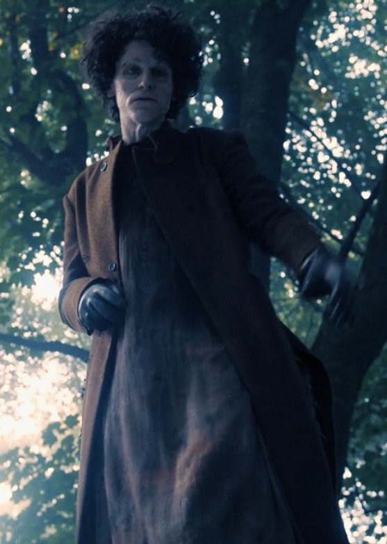 팀버튼이-보고-박수쳤을-상이라는-'웬즈데이'-출연배우-3-이미지