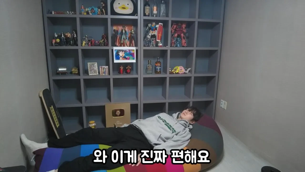 자취방을-침착맨-스튜디오로-꾸민-사람-9-이미지