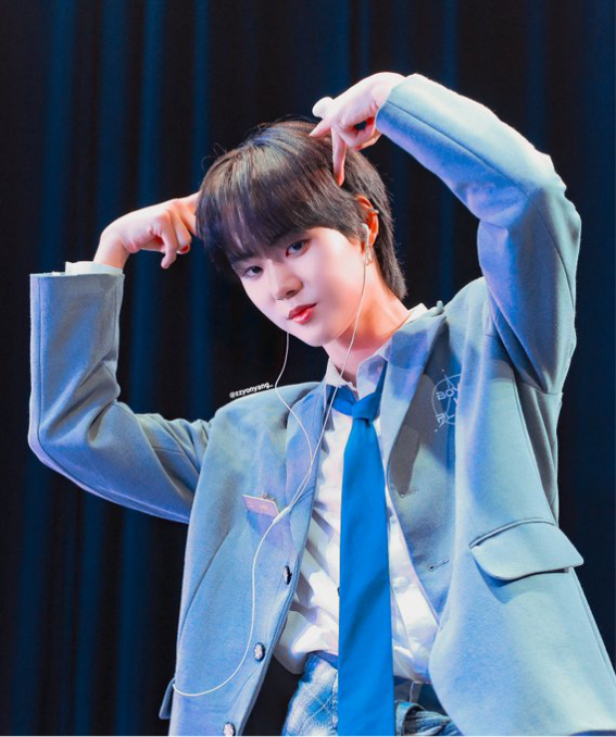 대만까지-진출한-바지-벗겨진-남돌-연생-6-이미지