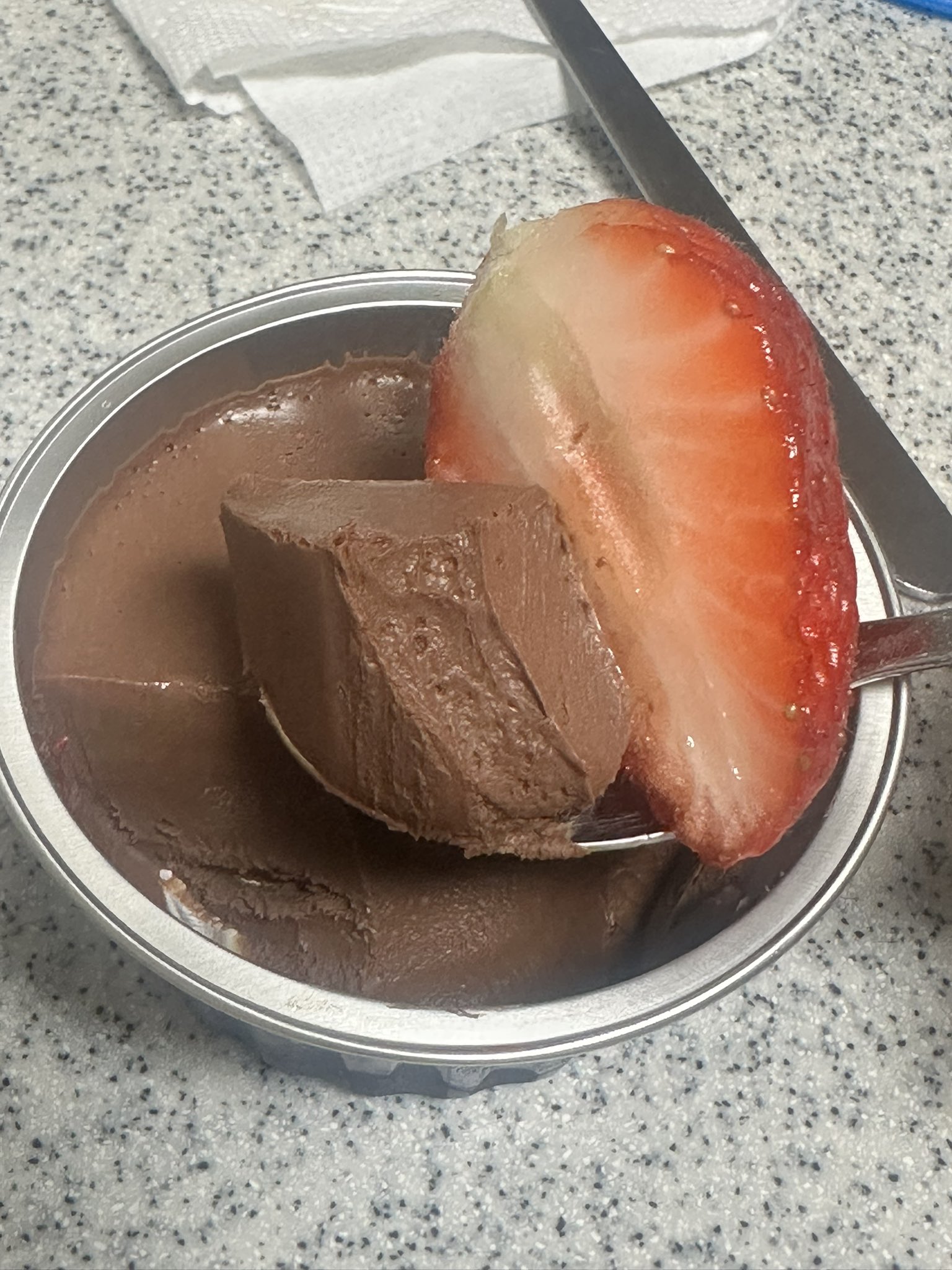 ㄹㅇ-초콜렛이랑-우유만-있으면-되는-초간단-초코무스-알티-타는-중.twt-1-이미지