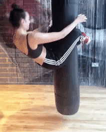 운동하는-두아-리파-0-이미지