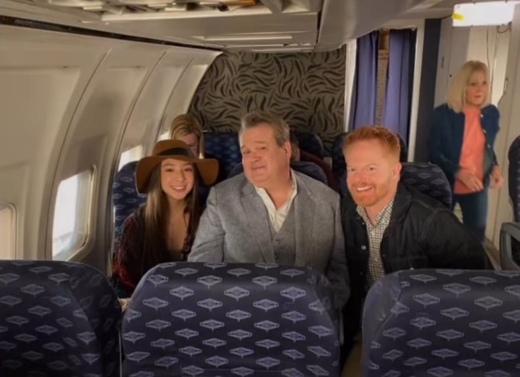 모던패밀리-릴리-ng-모음-7-이미지