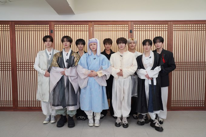 설날기념-한복사진-올린-스타쉽......그리고-크래비티-5-이미지