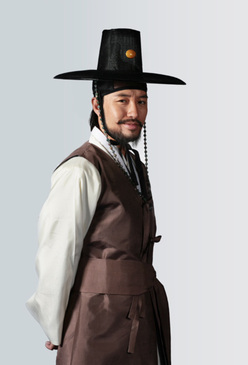 홍석천-사극분장_미방-1-이미지