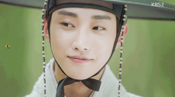 유럽식-제복,-수트-못지-않게-체형을-많이-타는-것-같은-남자-한복-8-이미지