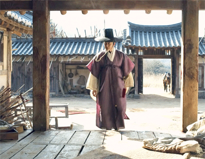 유럽식-제복,-수트-못지-않게-체형을-많이-타는-것-같은-남자-한복-14-이미지