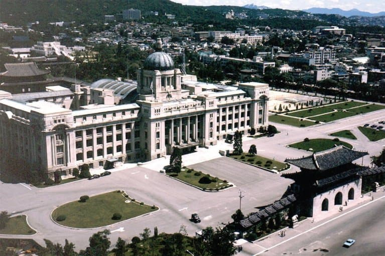 일제강점기-건축물들의-철거-후-현재-모습-0-이미지