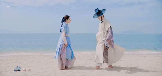 유럽식-제복,-수트-못지-않게-체형을-많이-타는-것-같은-남자-한복-16-이미지