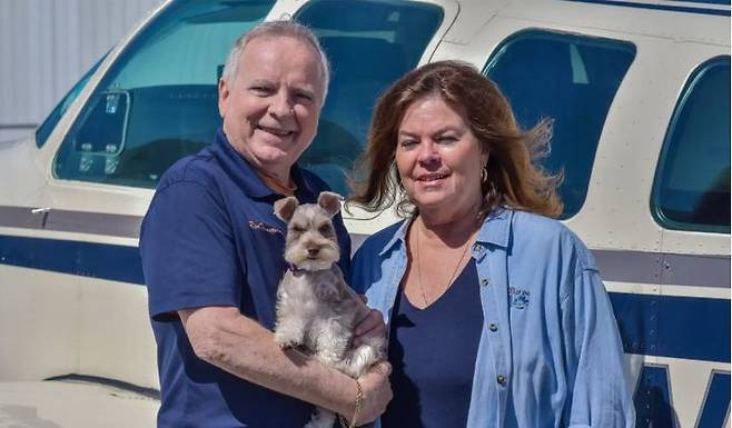 비행기-추락해-조종사-부부-사망…반려견은-'기적-생존'-0-이미지