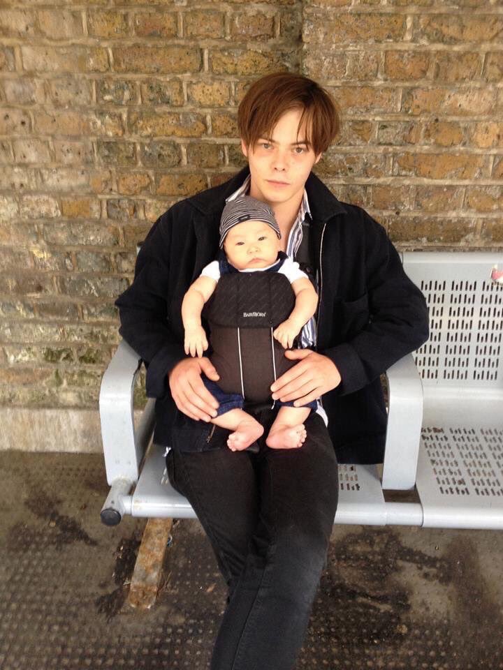 기묘한-이야기에-나온-배우-찰리-히튼은-사실-11살-아들이-있음-10-이미지