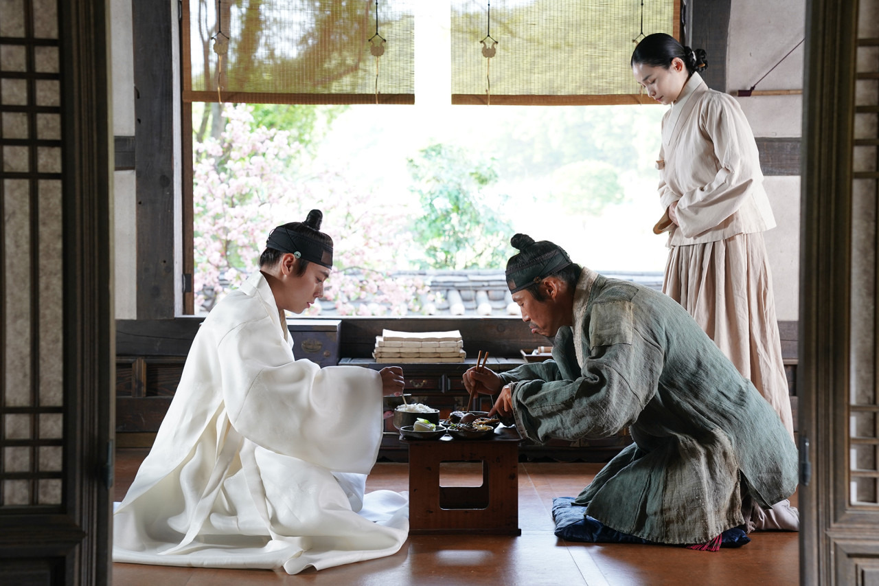 극장가로-사람들을-다시-돌아오게-만들고있는-왕사남-유해진,-박지훈-5-이미지